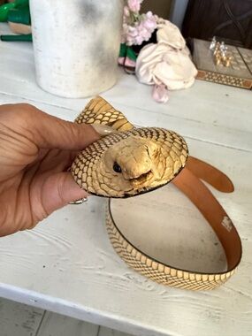 Tan Snake-Pattern Women's Leather Belt with Sculpted Snake Buckle